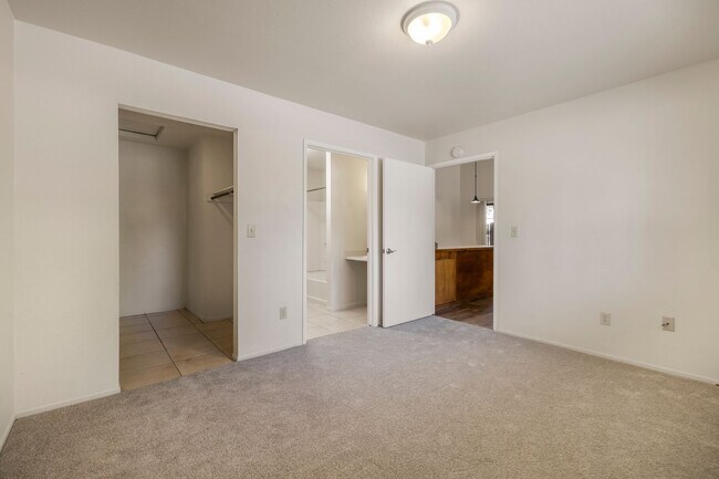 Eastwood Court Apartments
