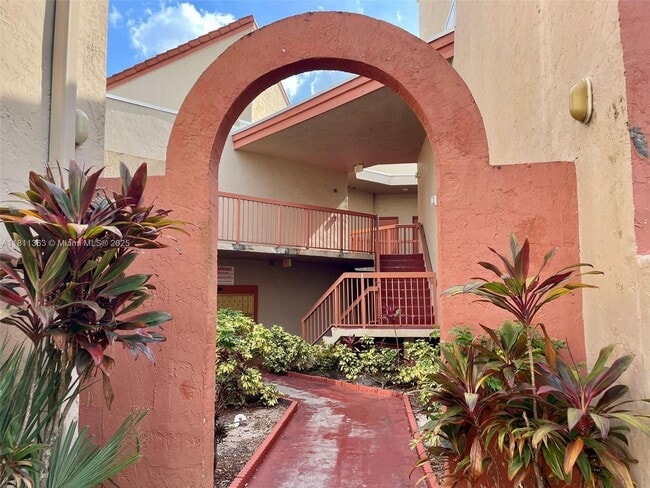 Building Photo - 10245 NW 9th St Cir Unit 2029-2029 Rental