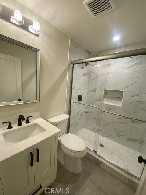 Photo - 653 W 24th St