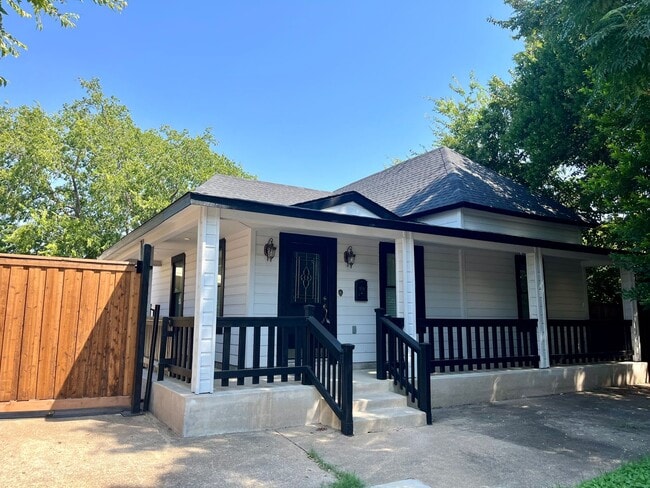 Building Photo - 2100 Harrison Ave Rental