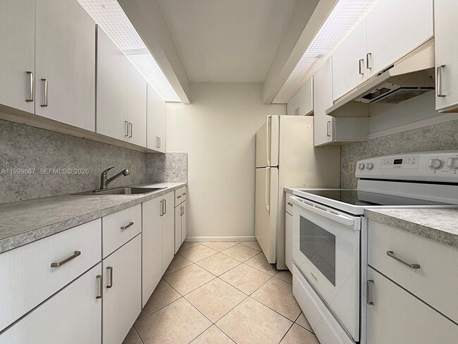 Photo - 13300 SW 1st St Unidad 302O