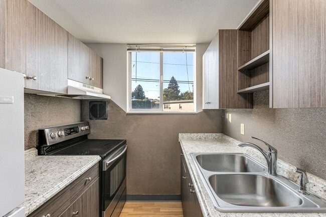 Photo - Dolphin Apartments