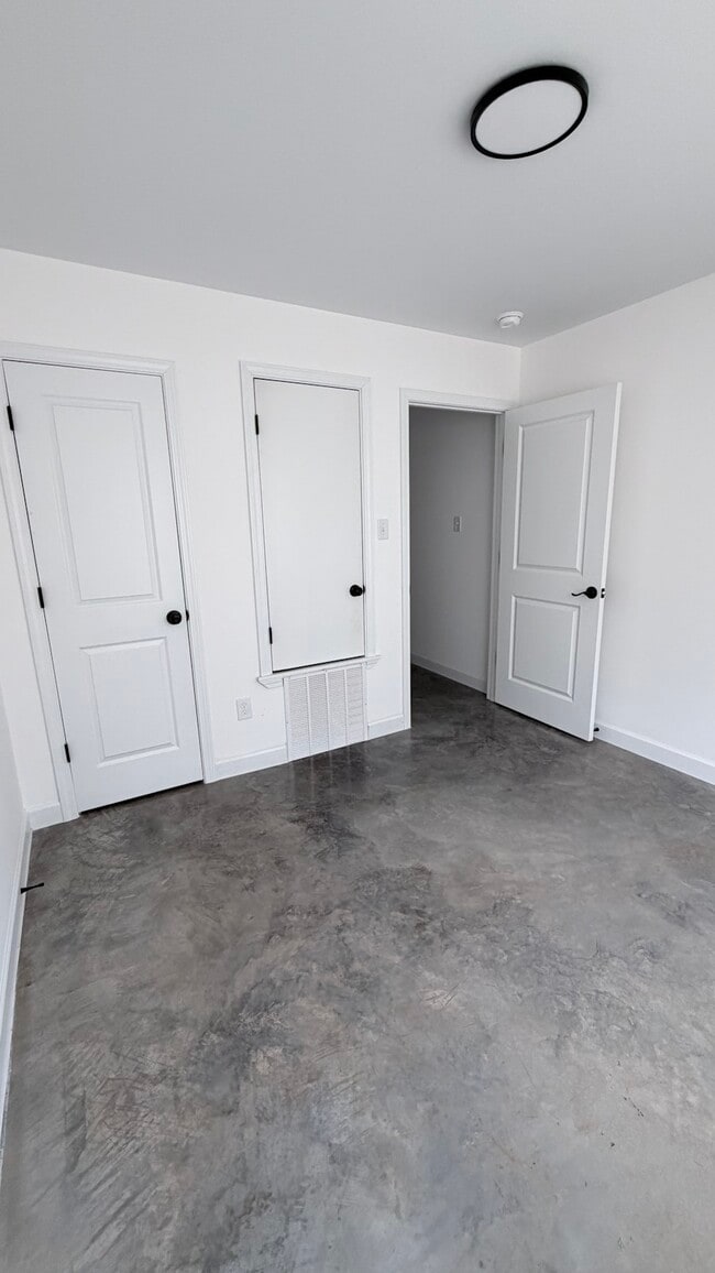 Photo - 851 Kippley St