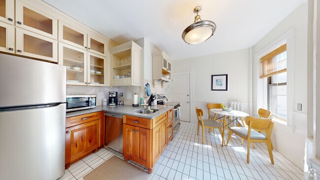 Building Photo - 40 Orkney Rd Unit 3 Rental