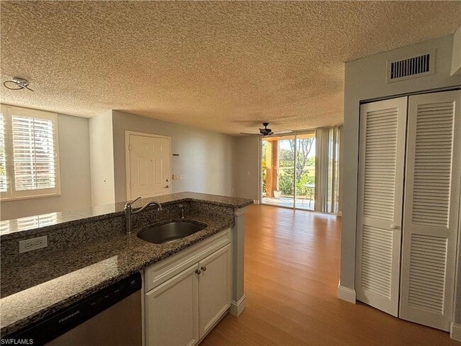 Photo - 1170 Wildwood Lakes Blvd