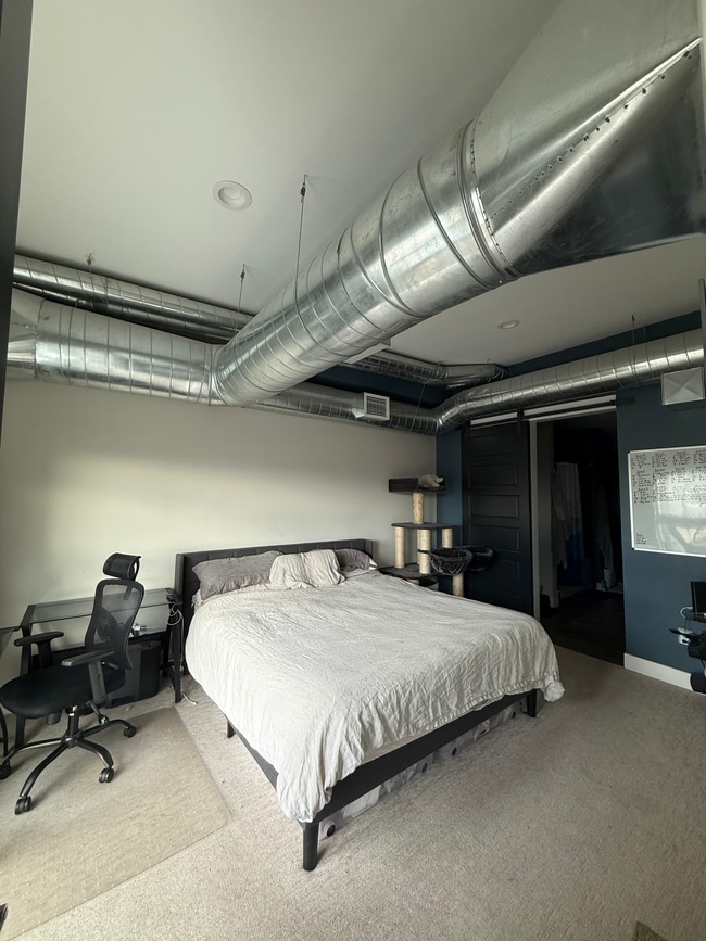 Photo - 3198 Blake St