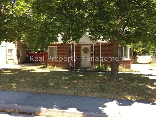 Building Photo - A Cute 2 Bed, 1 bath home! Available in Oc...