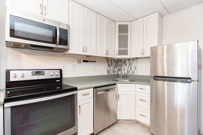 Photo - 47 Homer Ave Unidad 53