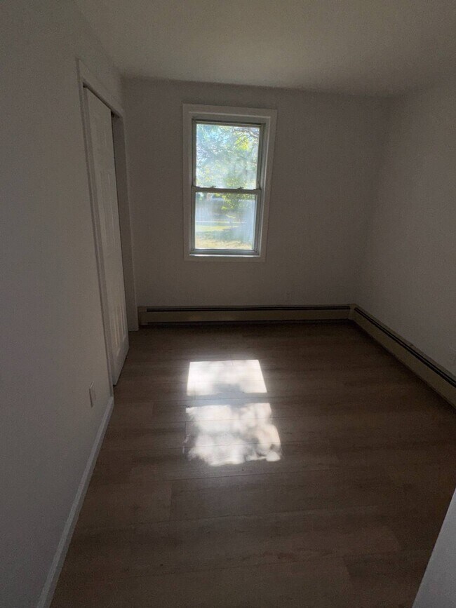 80 Cedarhurst Ave