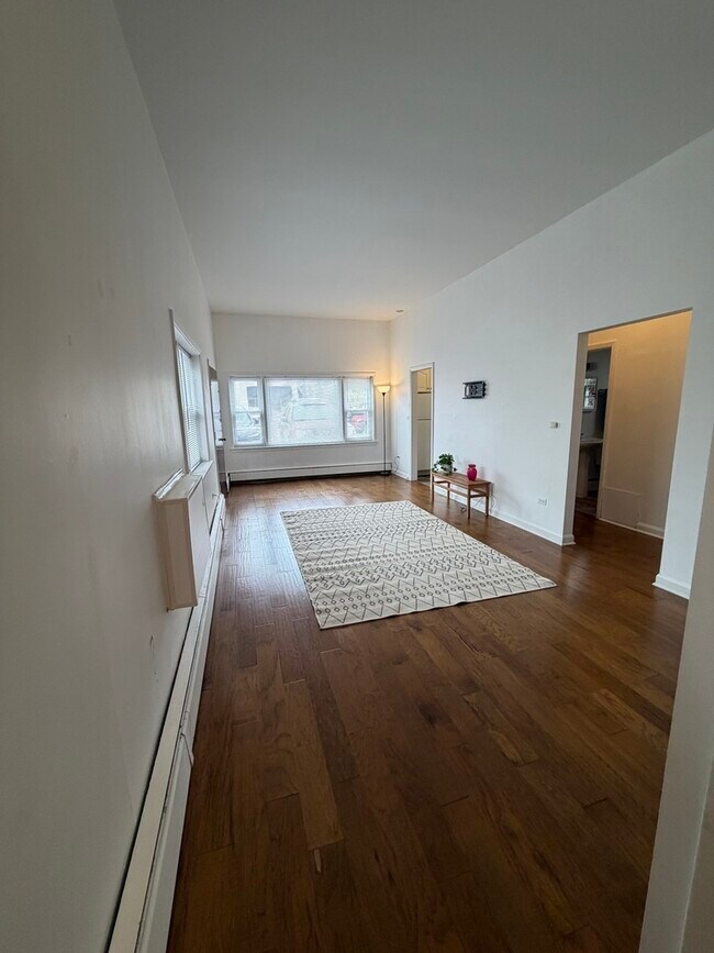 Photo - 1995 Howard Ave