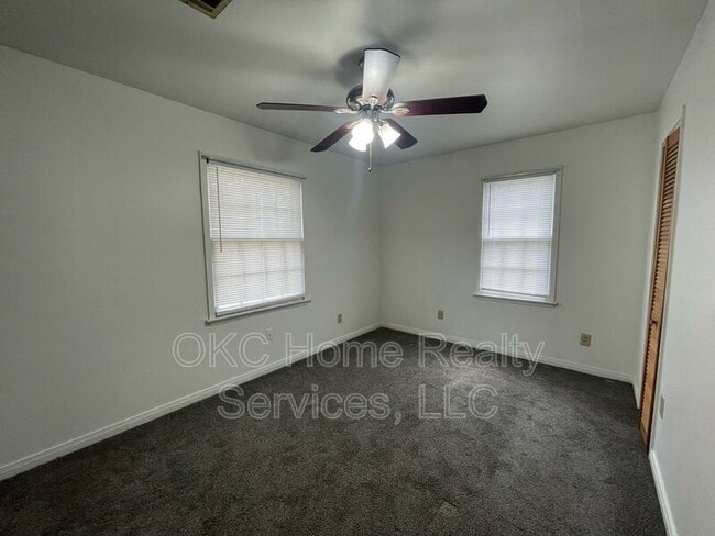 Photo - 552 E Grumman Dr