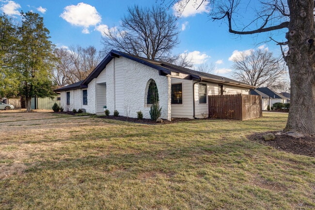 Building Photo - 4094 S Eaton Ave