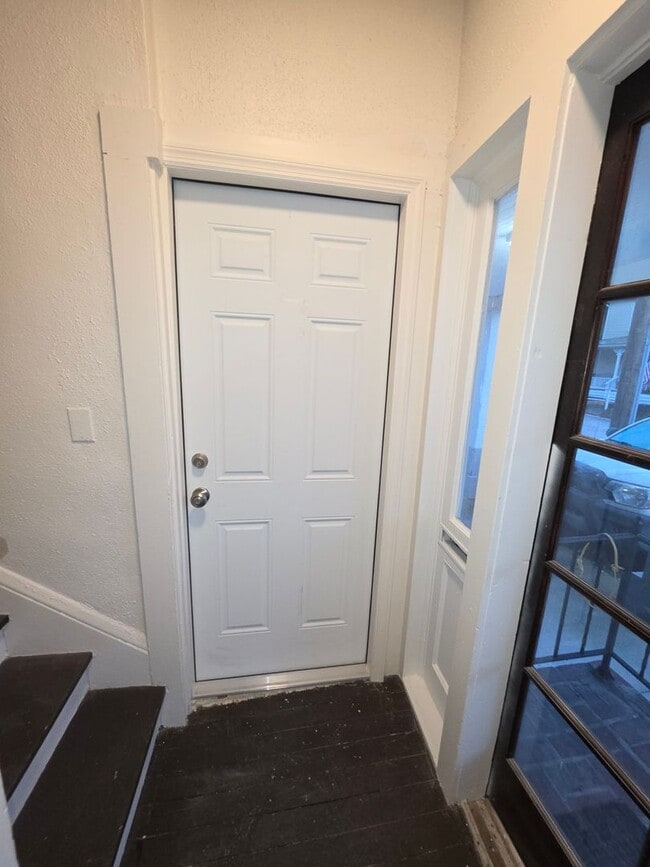 202 Luella Ct Unit 2