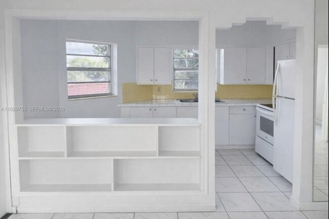 Photo - 345 Beacom Blvd Unit UPSTA