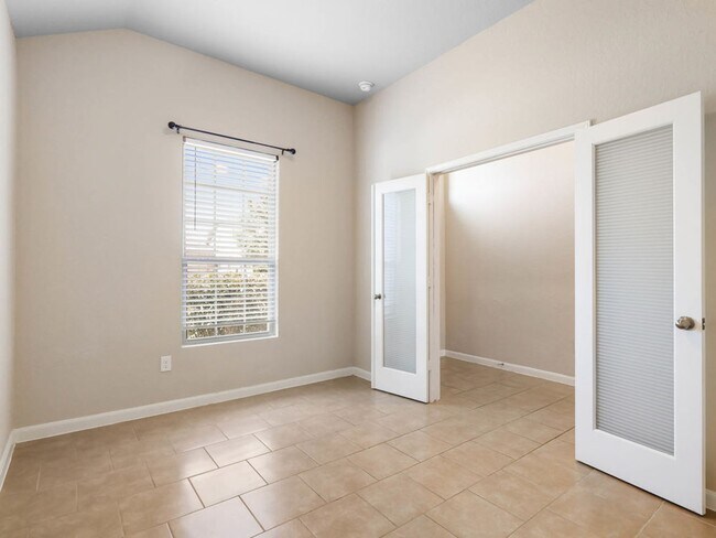 Photo - Charming Home Awaits: Spacious & Modern Li...