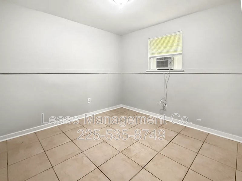 Photo - 524 Starrett Rd