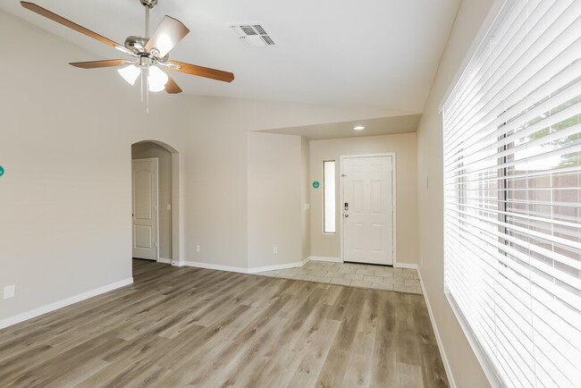 Photo - 21138 N 92nd Ln