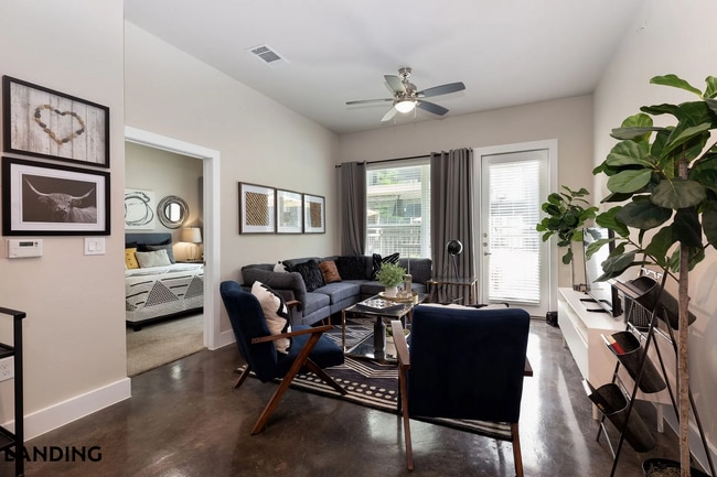 Building Photo - 3501 Ross Ave