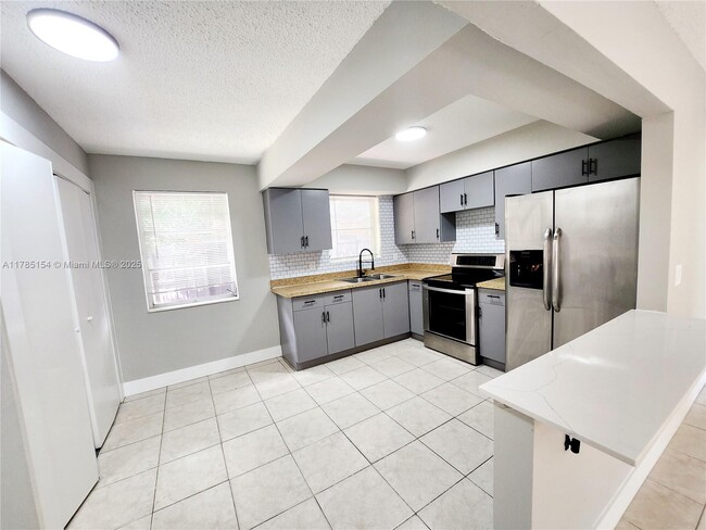 Photo - 100 NW 40th St