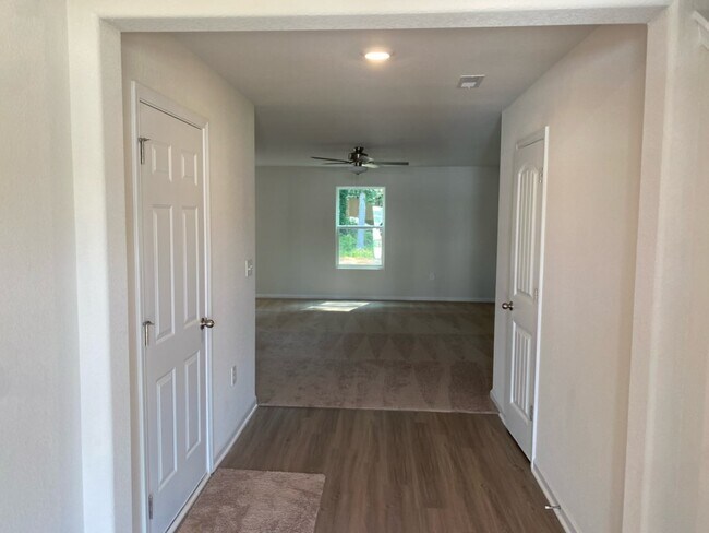 Photo - 529 Hawley St