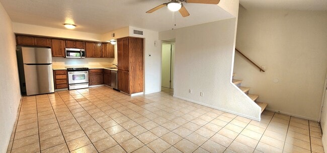Building Photo - 6228 E Greenway St Unit 101