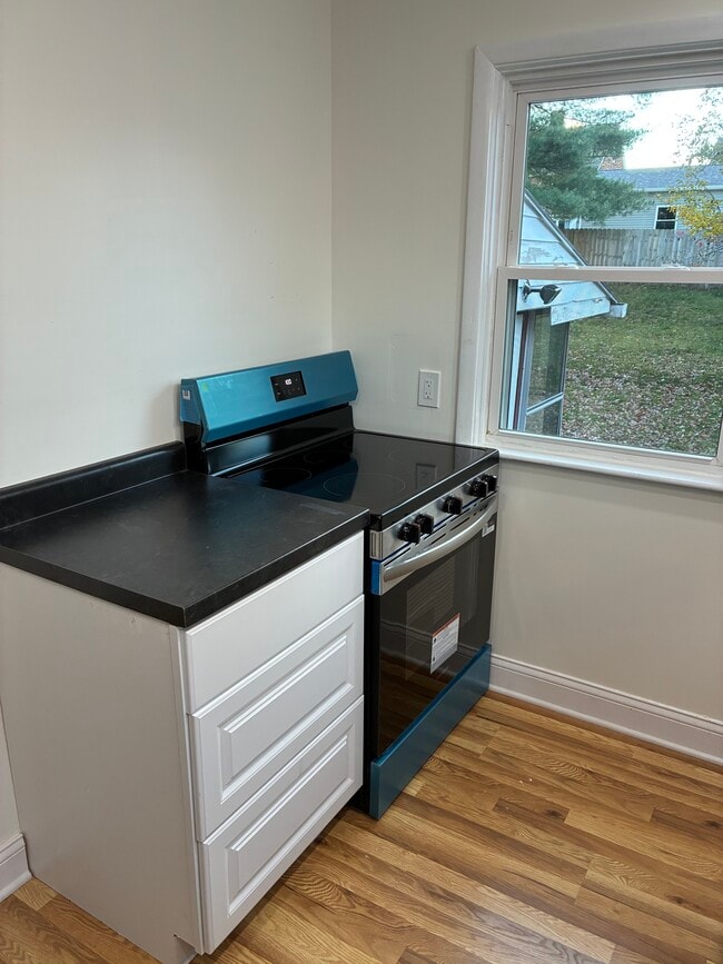 Photo - 326 Poplar St