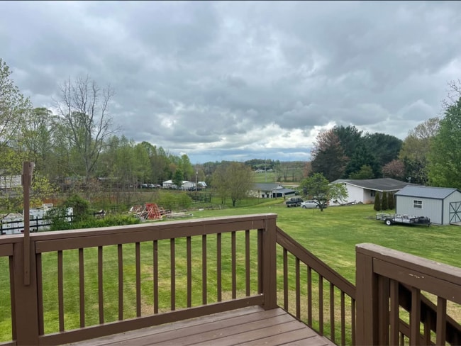 Photo - 120 Meadowlark