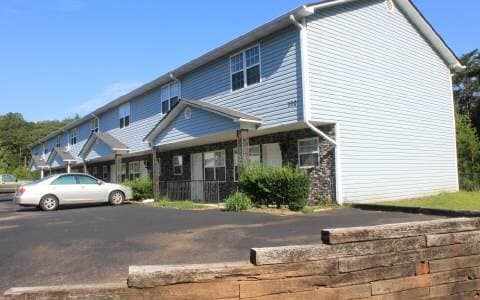 Building Photo - Hilltop Rental