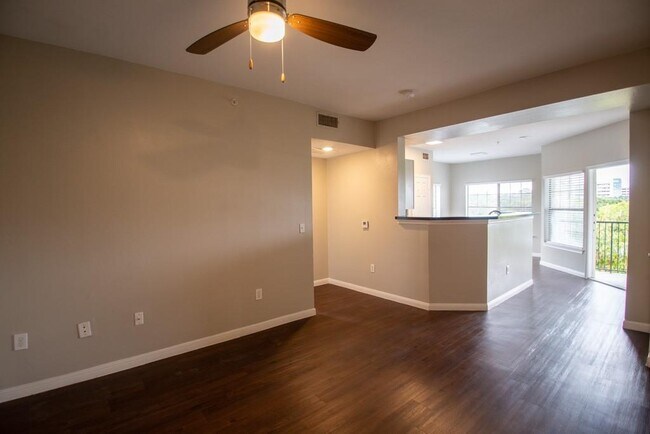 Photo - 2320 Gracy Farms Ln Unidad 433