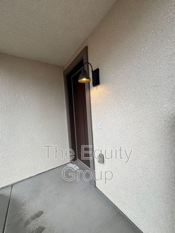 Photo - 519 S Summit St Unit 102