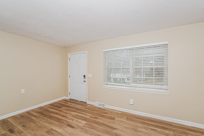 Photo - 424 20th Ct NE