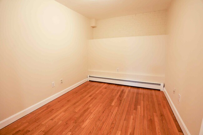 Photo - 1870 Commonwealth Ave Unidad 3