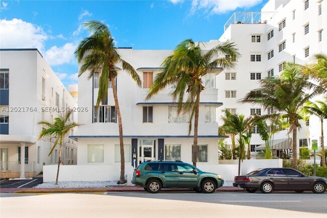 Building Photo - 3710 Collins Ave Unit N-305