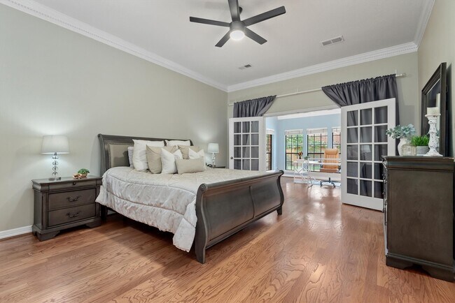 Photo - 3 Warbler Pl