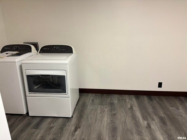 Photo - 305 W Vine St