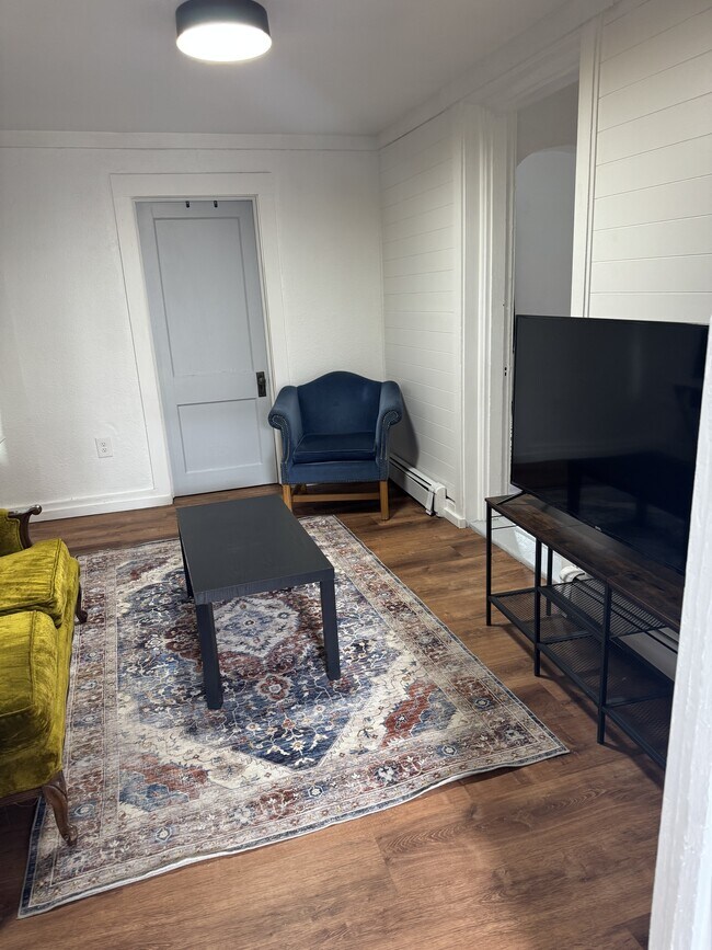 Photo - 1015 Pine Ave