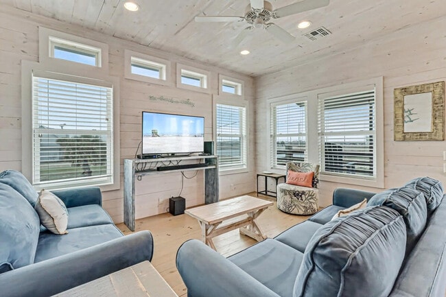 Photo - 2727 Eleventh Street-SI ID1023271P Unit SI ID1023271P