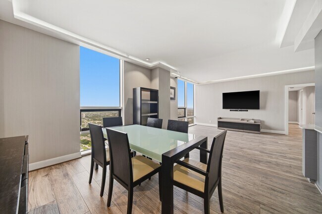 5100 San Felipe St Unit 374E