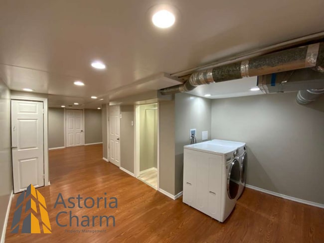 Building Photo - 3 Bed with Finished Basement, Skylight Bath, and Private Yard