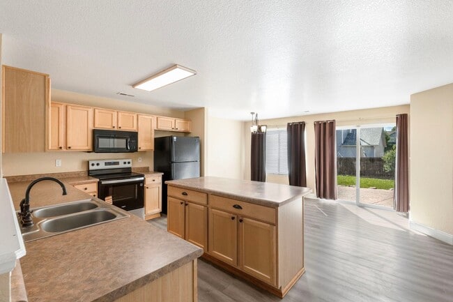 Photo - 6276 Riverdale Dr