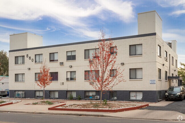 Coachmen Apartments - Coachmen Apartments