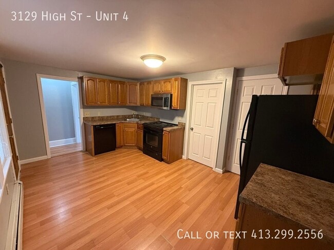 3129 High St Unit 4