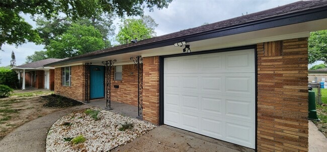 Photo - 4921 Nina Lee Ln