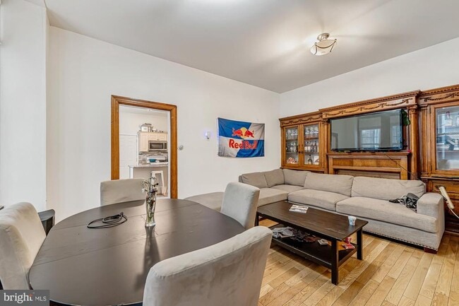 Photo - 4011 Pine St