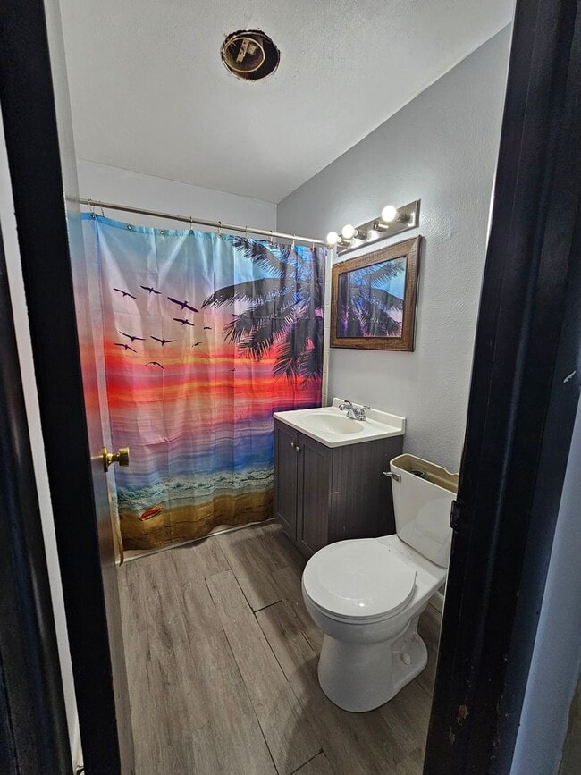 Photo - Hall Street Unidad #3