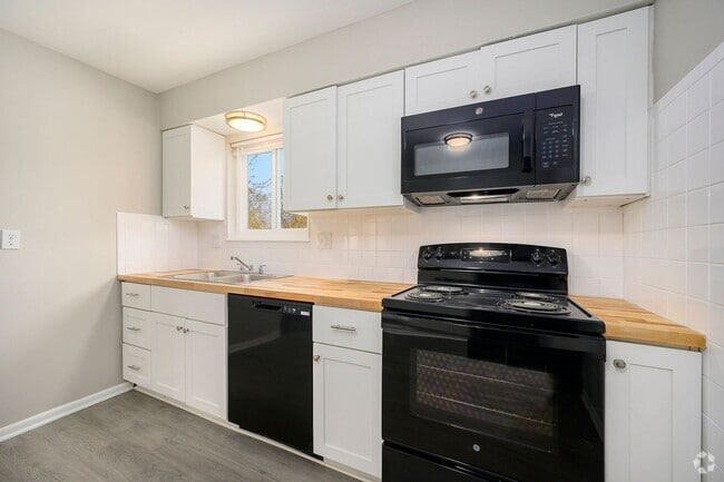 Building Photo - MOVE-IN SPECIAL: $500 OFF 1ST MONTH: Glads... Rental