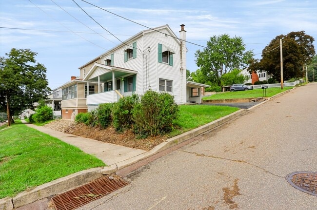 Photo - 459 Chamber St