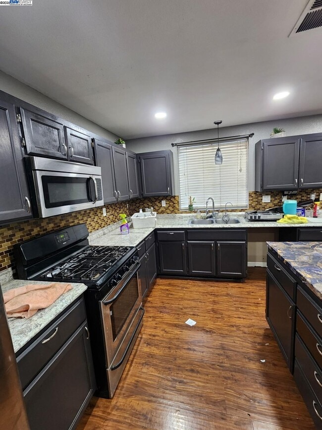 Photo - 1547 Parkside Ct