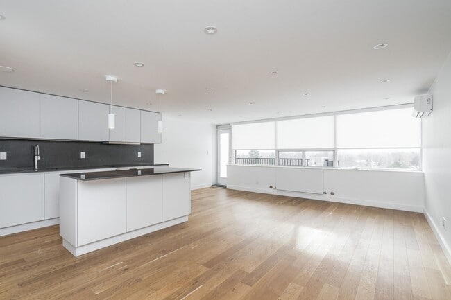 Photo - 150 The Donway W Unit 310