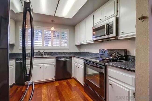 4215 Asher St Unit 6